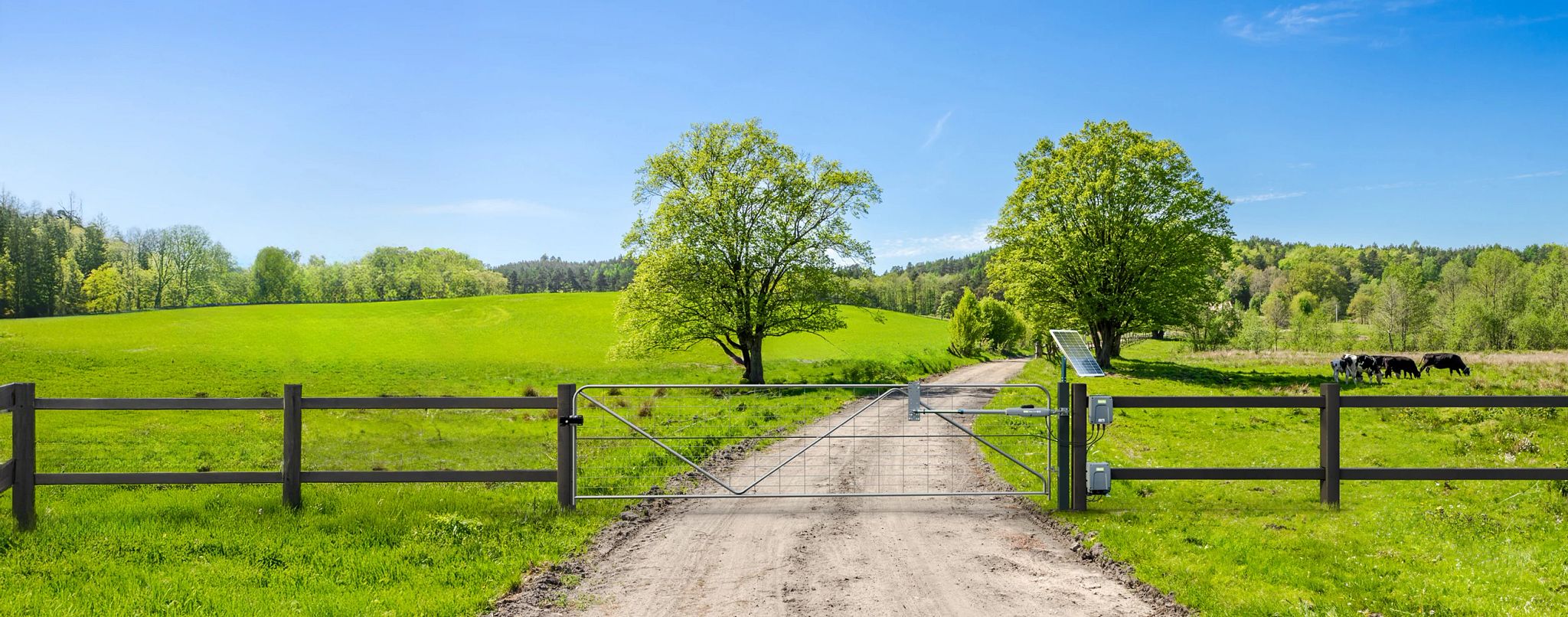 Swing LR 500 Rural Gate Opener with Solar Kit